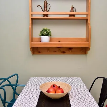 Apartment Colourful & Family-friendly Flat With A Funky Swing!