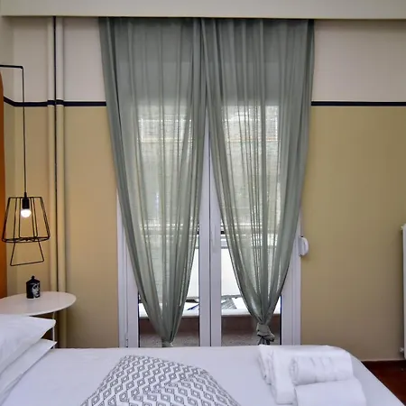Colourful & Family-friendly Flat With A Funky Swing! סלוניקי