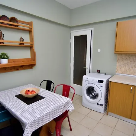 Colourful & Family-friendly Flat With A Funky Swing! * Thessaloniki