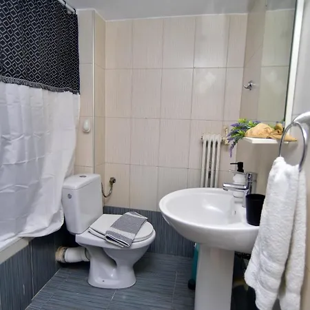 Apartment Colourful & Family-friendly Flat With A Funky Swing! *